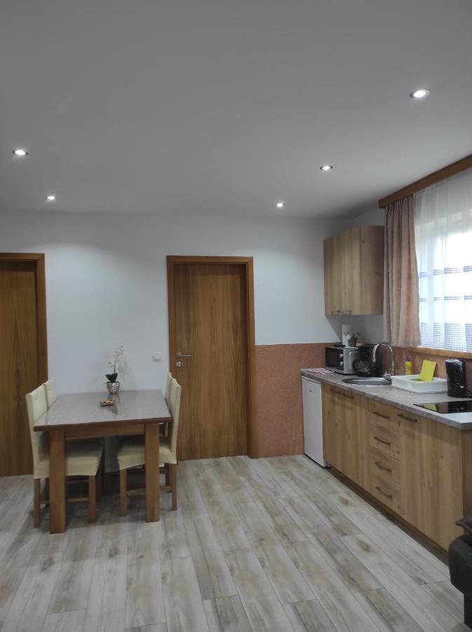 Apartman Jakov Rakovica Exteriér fotografie
